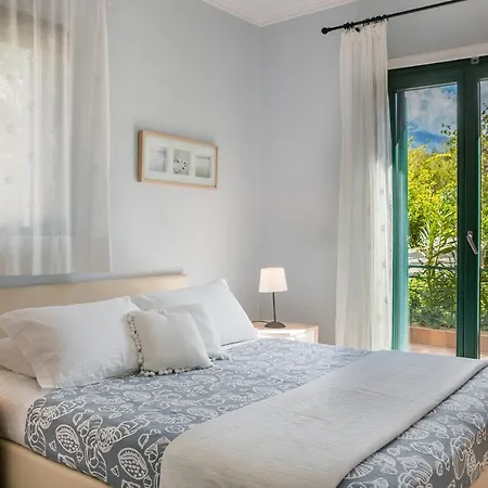 Petri Trapezaki (Kefalonia)